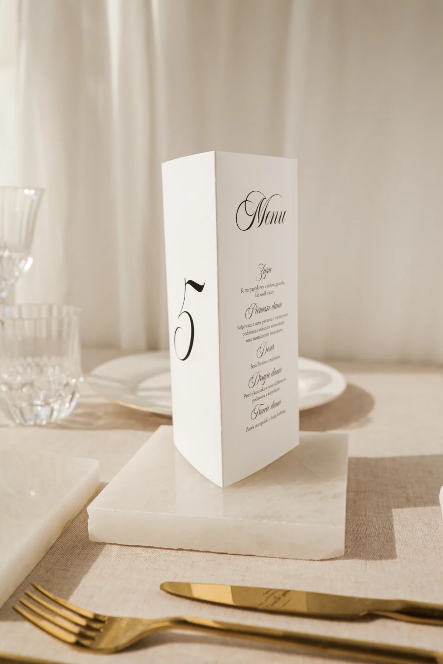 Menu + numer stołu SIMONA